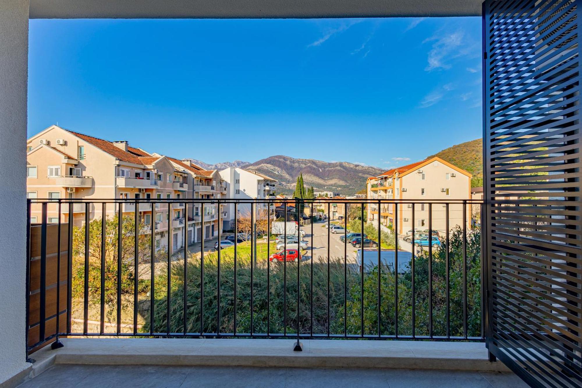 Modern One-bedroom - 5 Min To Porto Montenegro 蒂瓦特