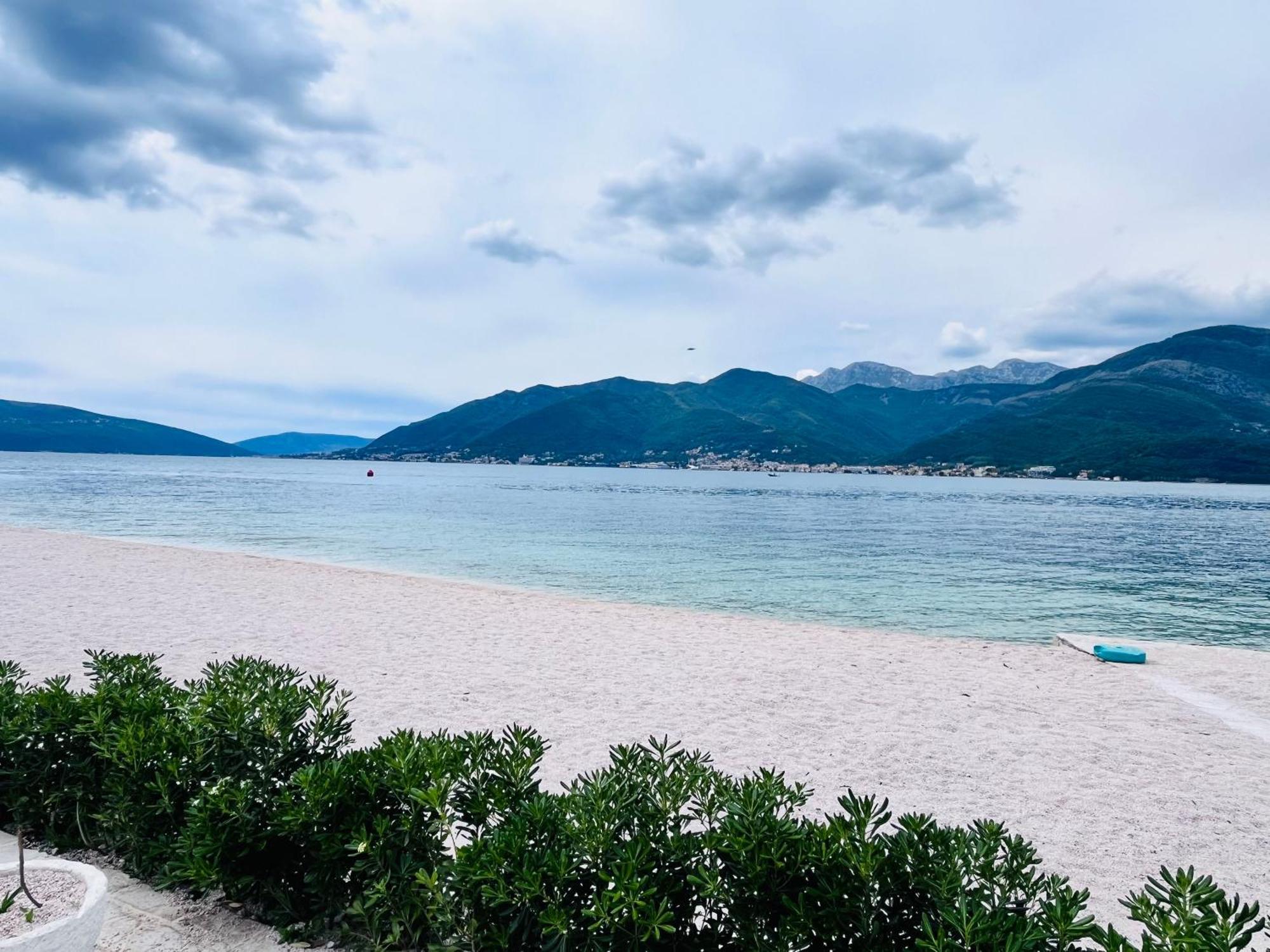 Appartement Modern One-bedroom - 5 Min To Porto Montenegro Tivat