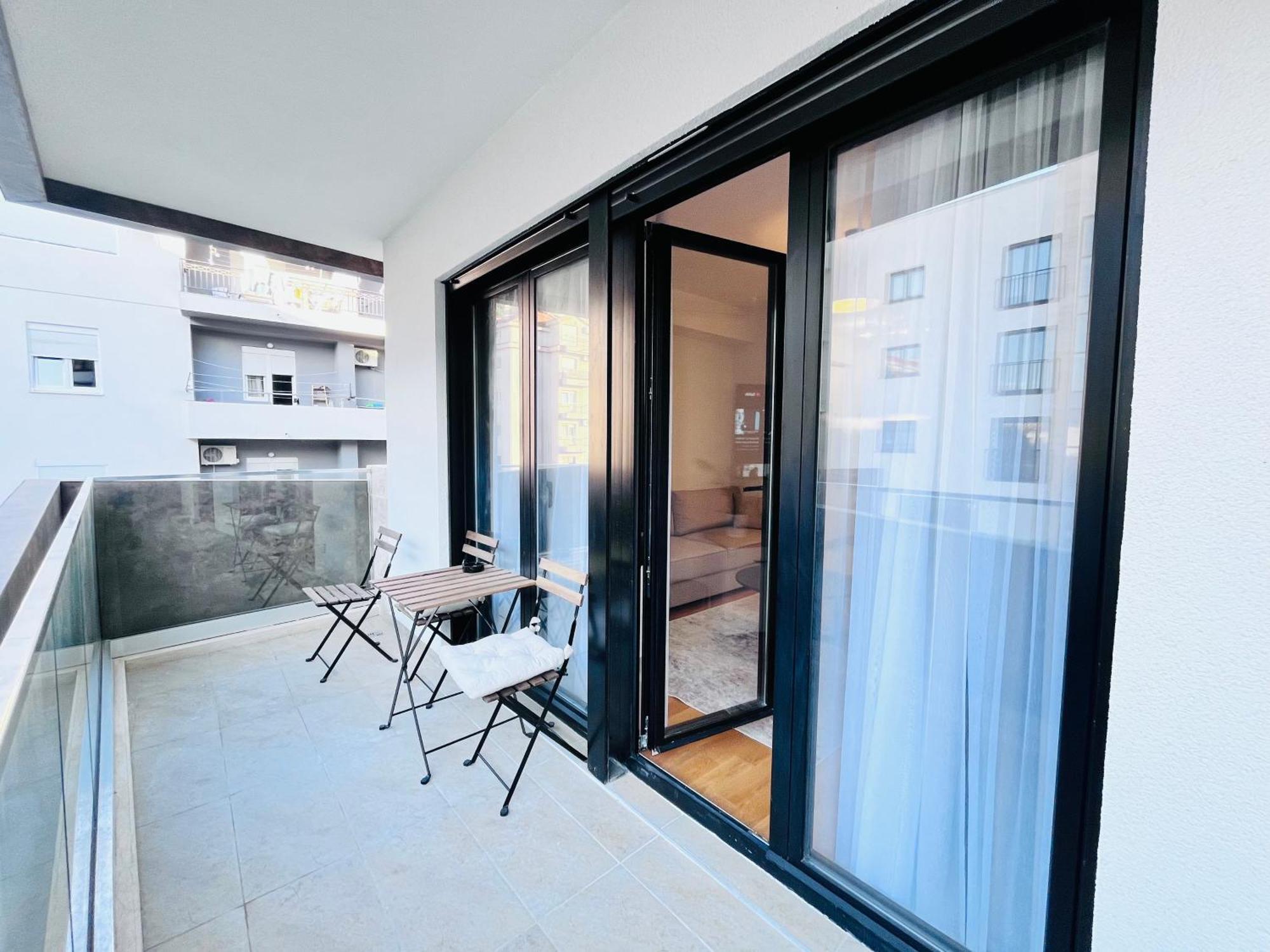 Appartement Modern One-bedroom - 5 Min To Porto Montenegro