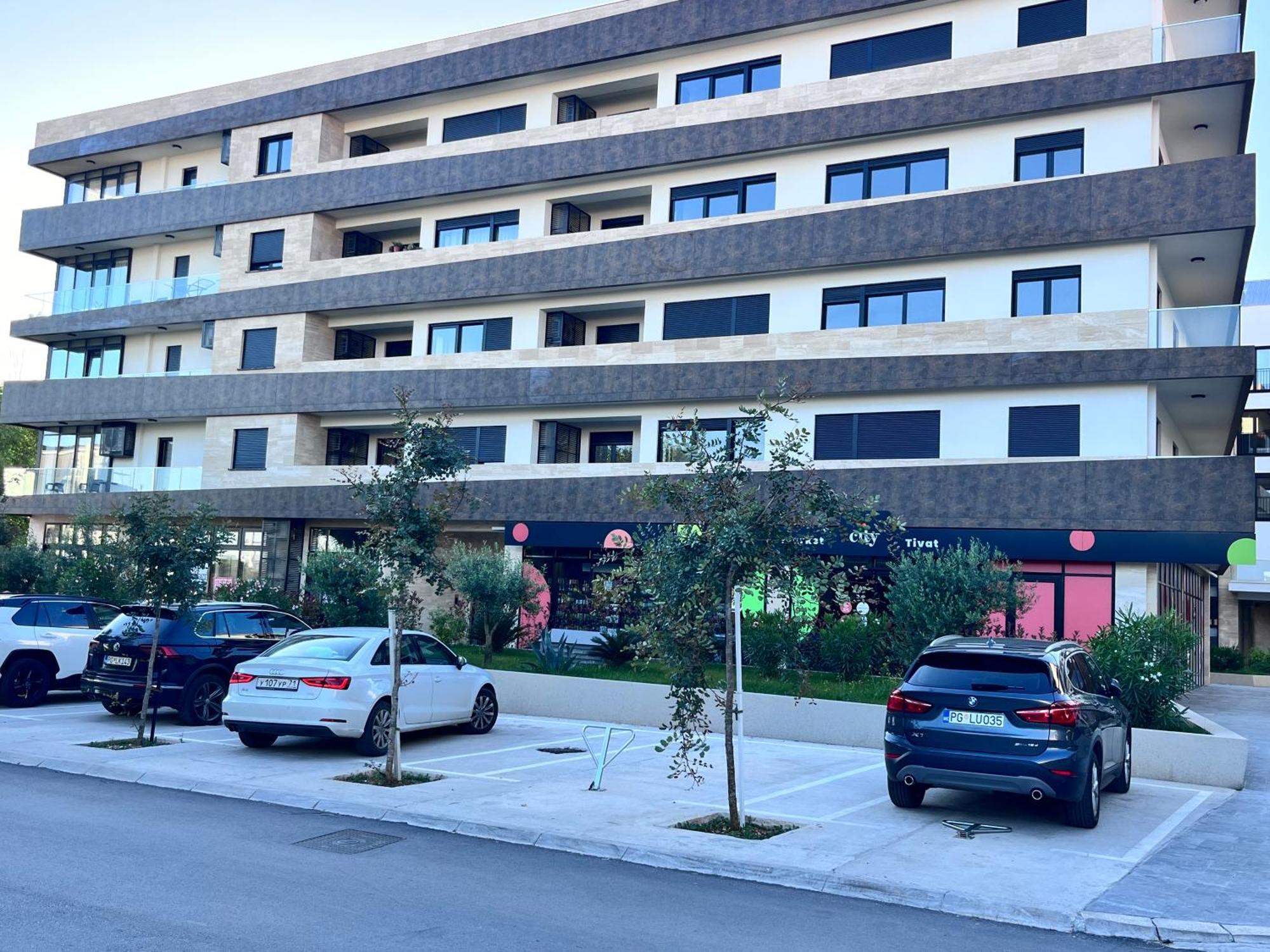 Modern One-bedroom - 5 Min To Porto Montenegro 蒂瓦特