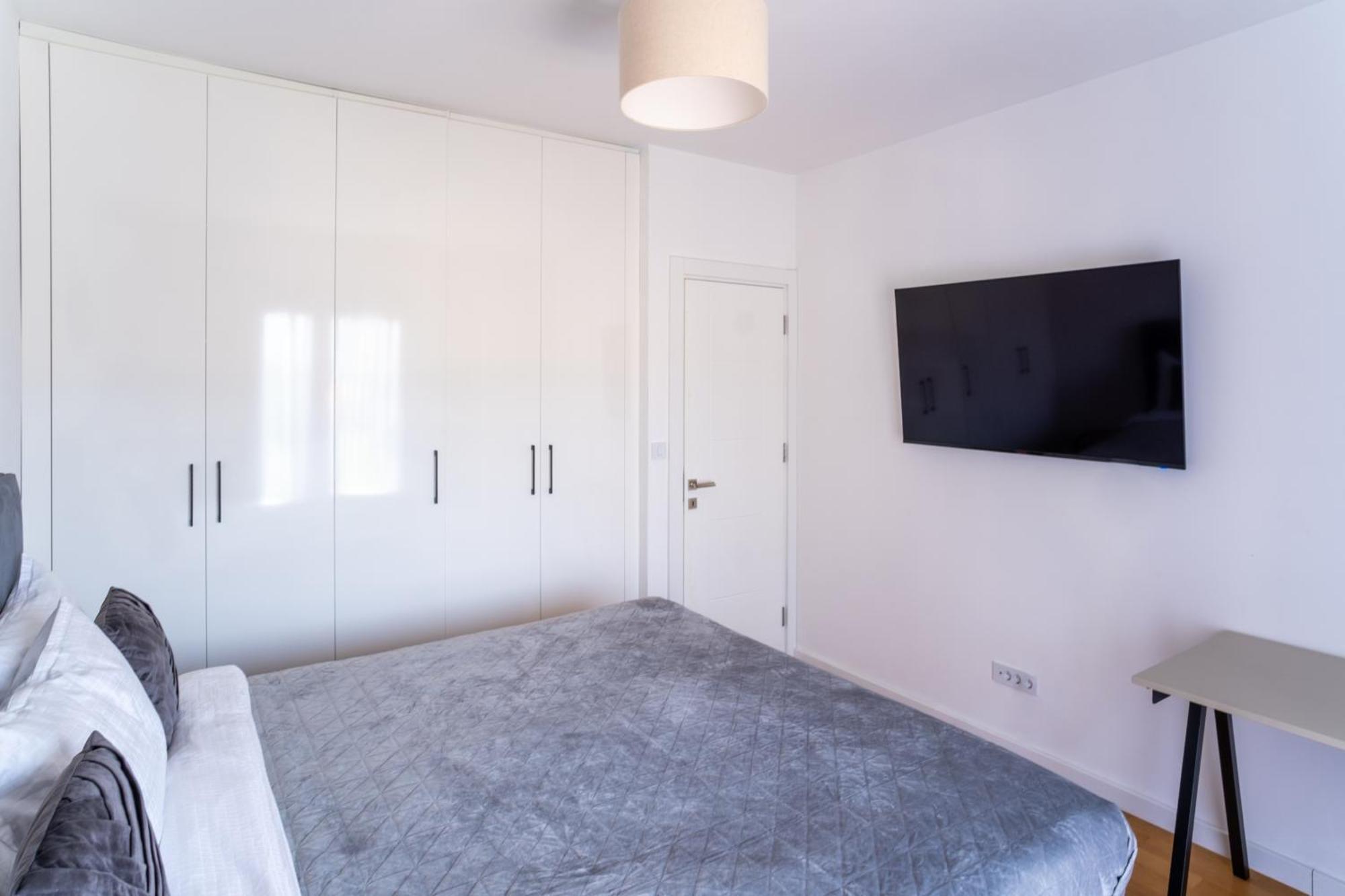 Modern One-bedroom - 5 Min To Porto Montenegro Tivat