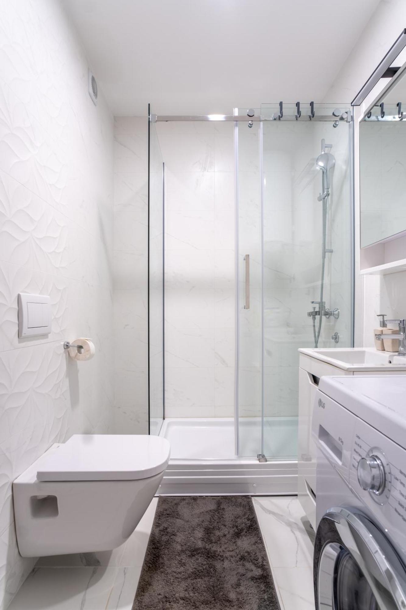 Modern One-bedroom - 5 Min To Porto Montenegro * Tivat
